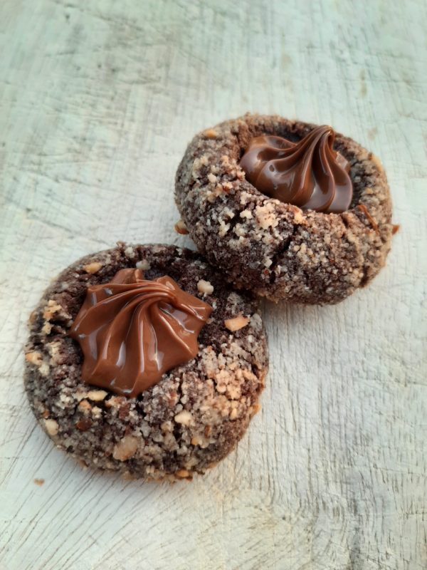 Himmlische Nuss-Nougat-Plätzchen mit gemahlenen Haselnüssen und Kakao ... Himmlische Nuss-Nougat-Plätzchen mit gemahlenen Haselnüssen und Kakao ...