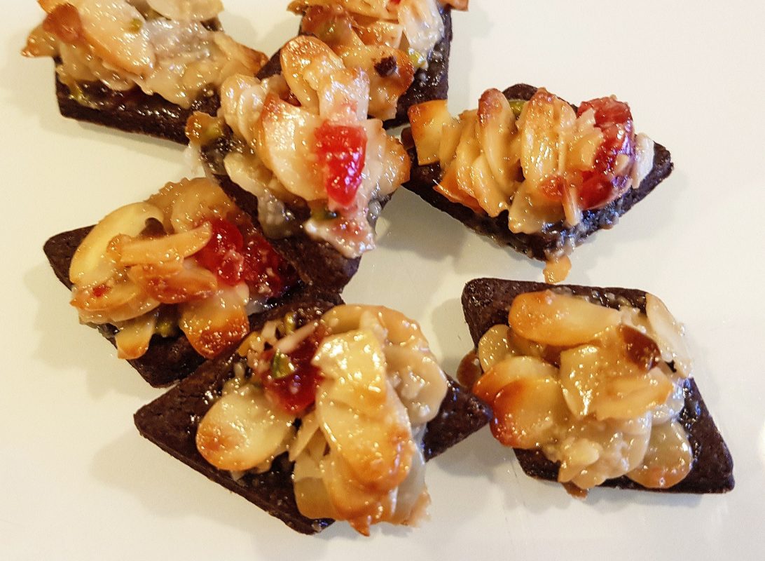 Einfache Florentiner-Plätzchen mit Honig und Belegkirschen – Einfach Lecker Einfache Florentiner-Plätzchen mit Honig und Belegkirschen – Einfach Lecker