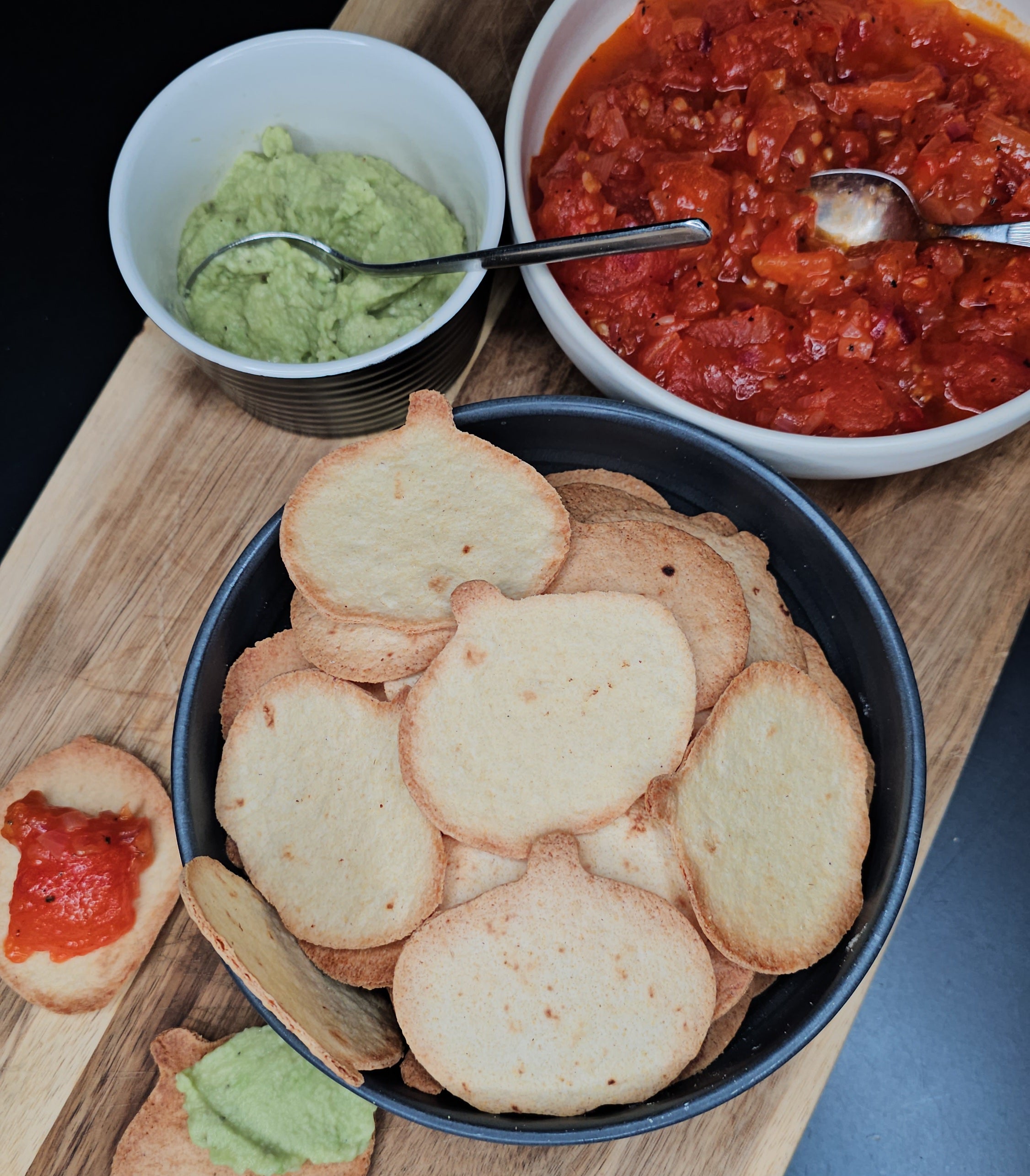 Herbstliche Tortillachips mit 2 Dips – Einfach Lecker