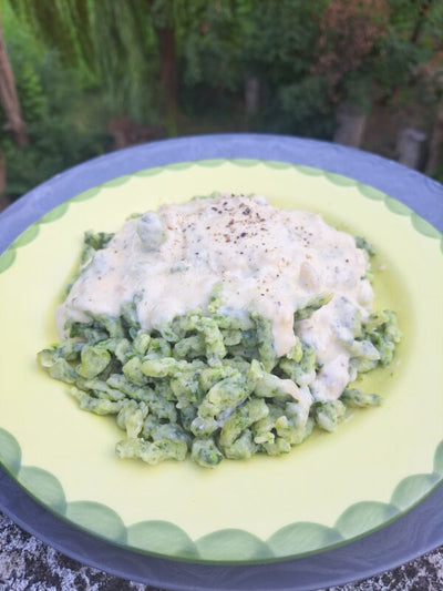 Herzhafte Spinatspätzle mit Gorgonzolasoße