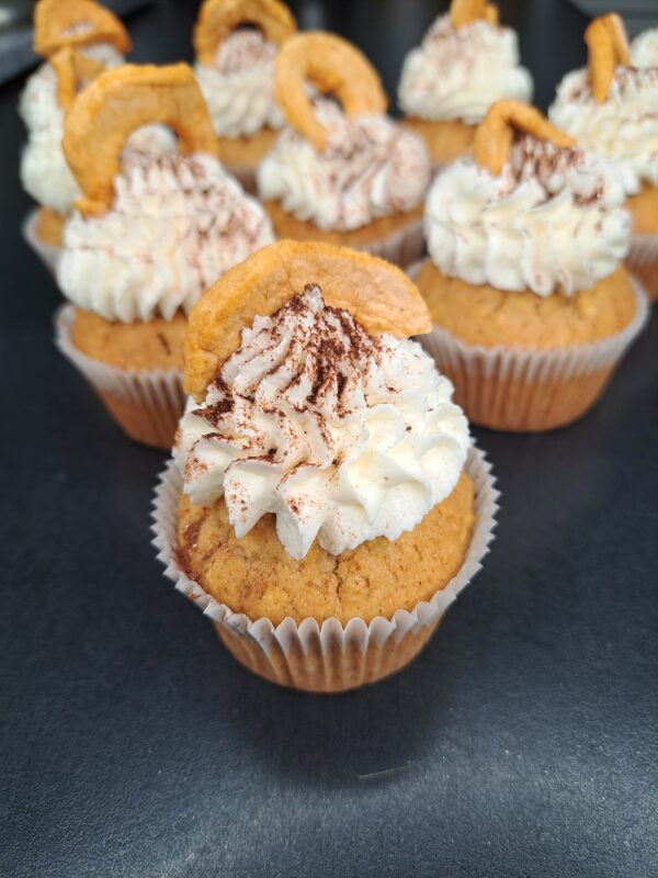 Winterliche Apfel-Zimt-Muffins mit Tonkabohnen-Topping