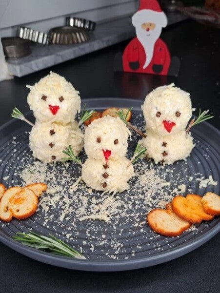 Außergewöhnliche Frischkäse-Schneemänner