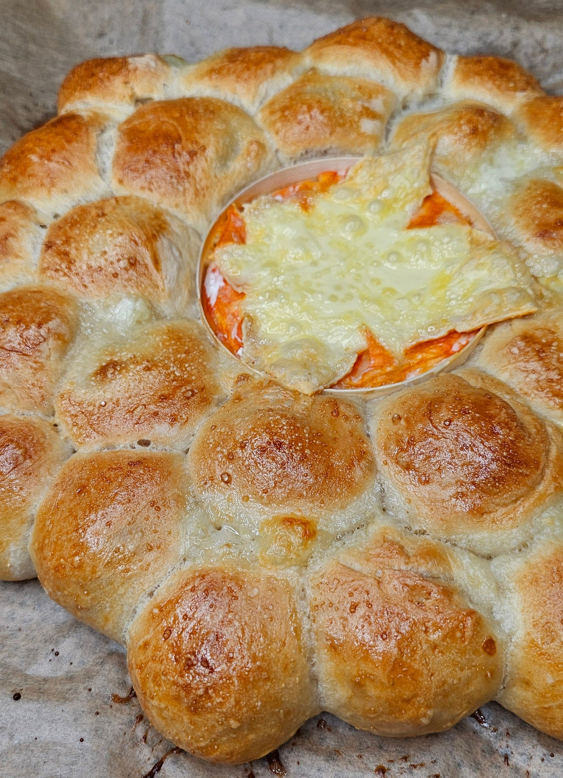 Kugelbrot mit Ofencamembert