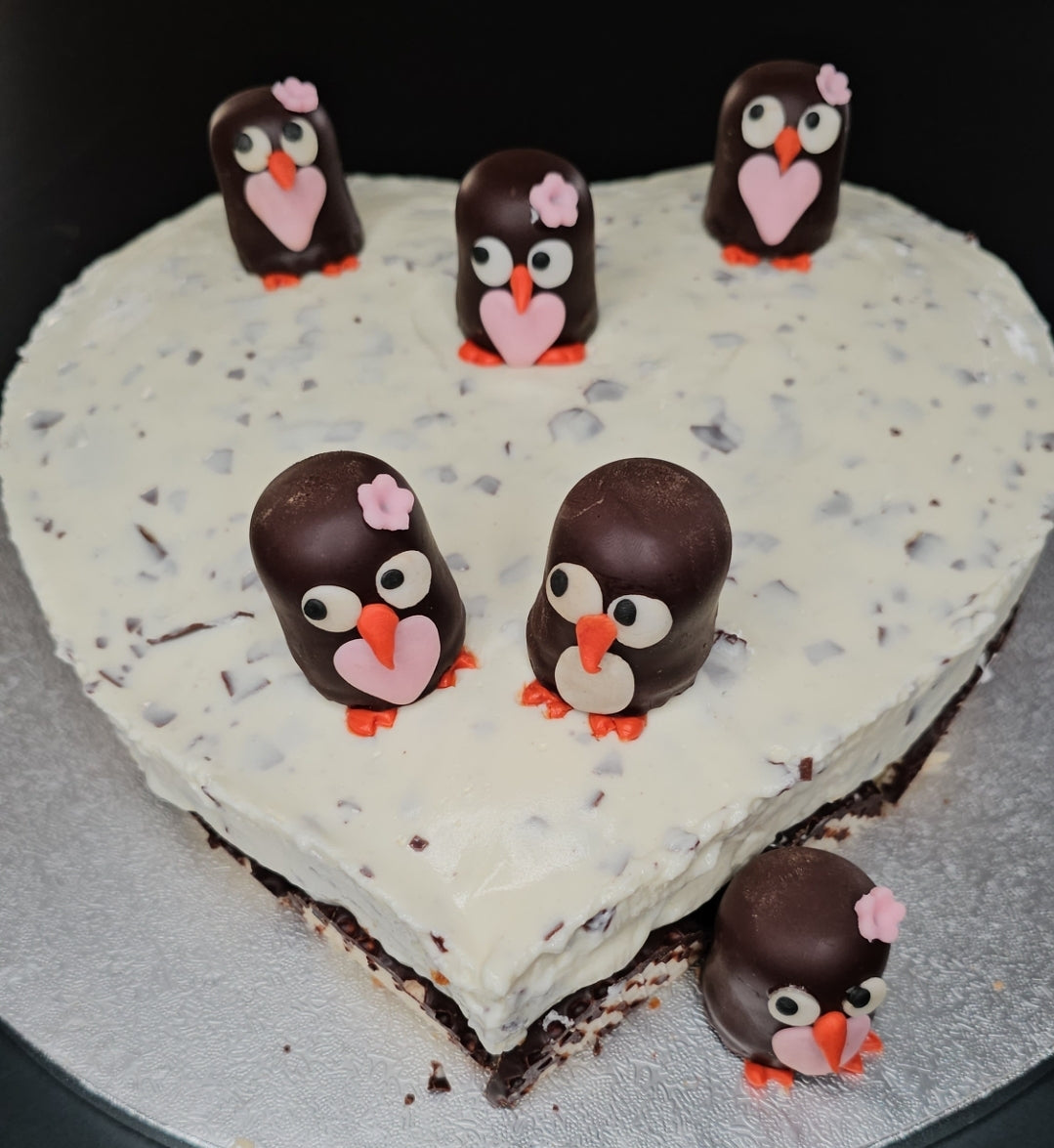 Knuffige Pinguin-Torte