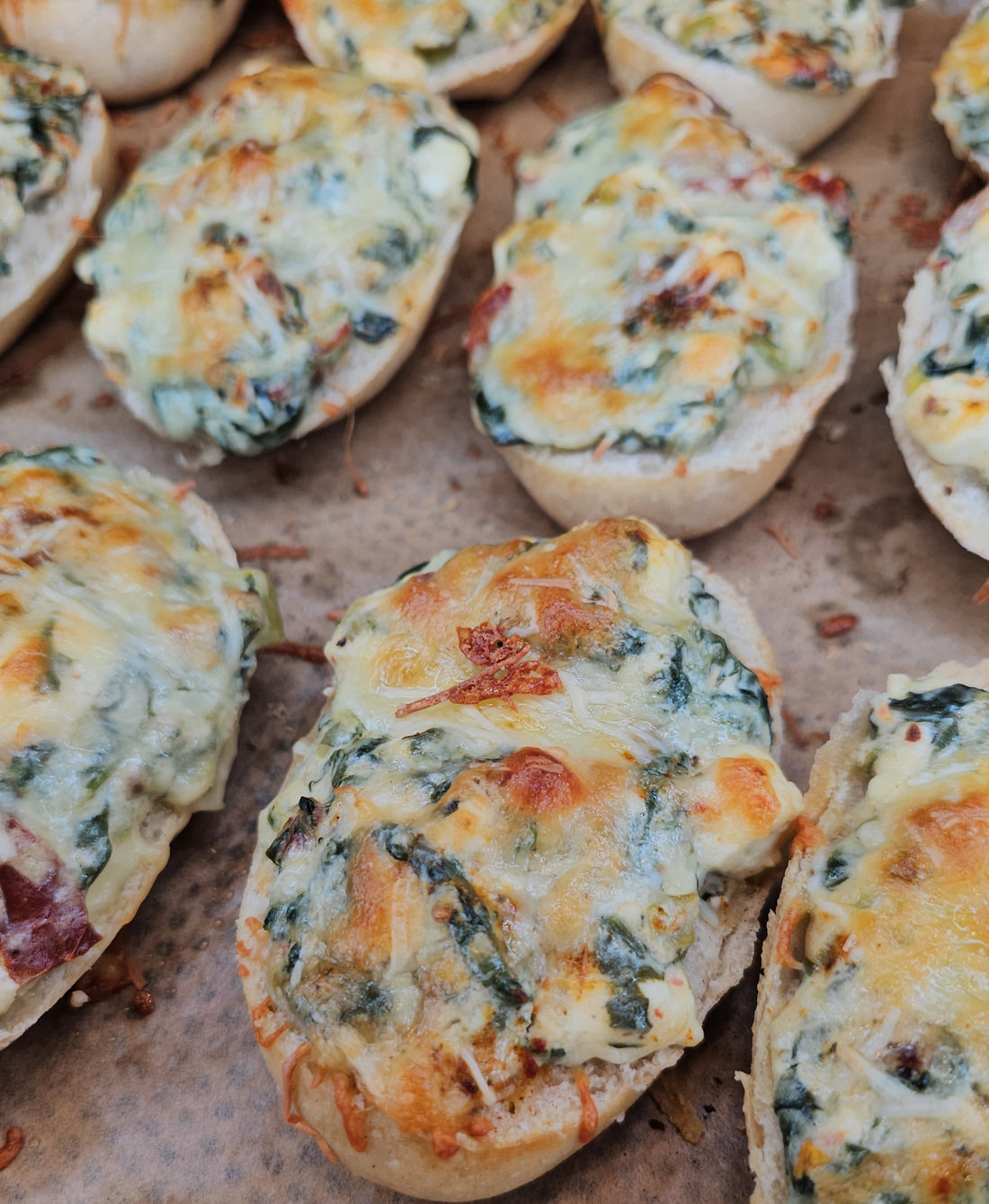 außergewöhnliche Partybrötchen mit Spinat und Feta