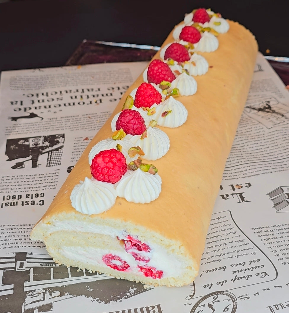Die perfekte Biskuitrolle mit Himbeeren