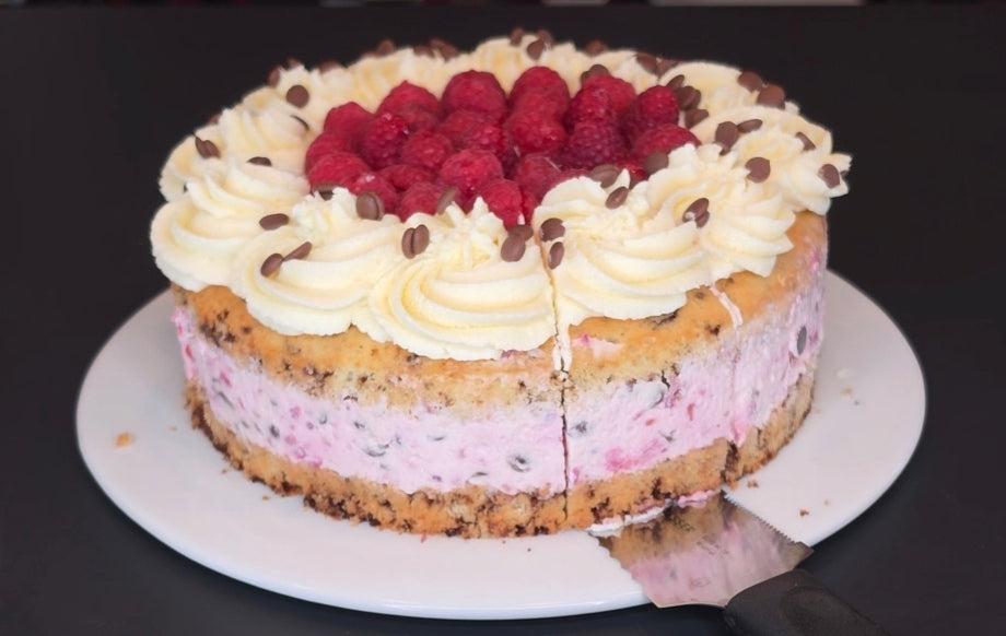 Ameisentorte mit Quarkcreme und Himbeeren