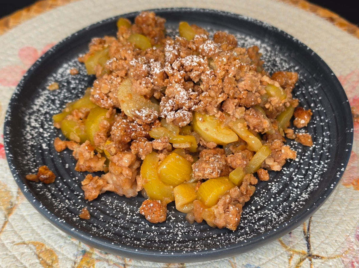 Zucchini-Crumble mit crunchy Mandelstreuseln
